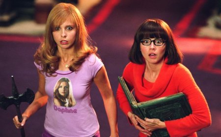 Velma and Daphne Kissed in the Live-Action ‘Scooby Doo’ Movie … But It Was Cut