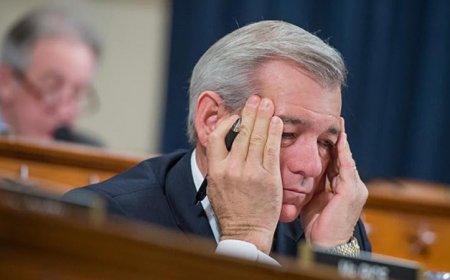 Freedom Caucus founder’s leaving of group seen as attempt to dump Trump