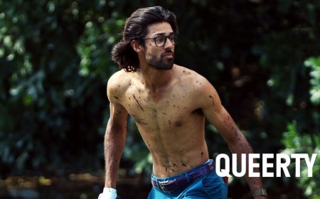 Fit golfer goes shirtless on the green, prompting the world to ask, “Wait, is golf hot?”