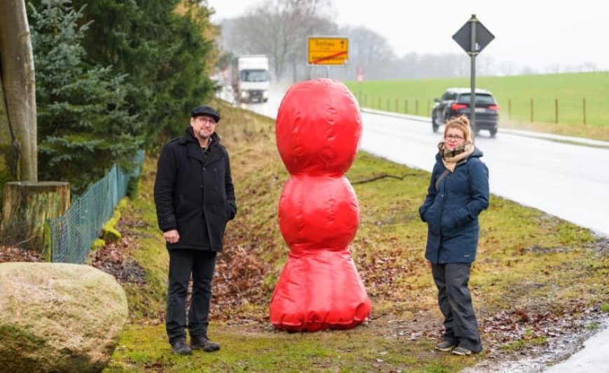 Roadside artworks can slow down speeding drivers, German study finds
