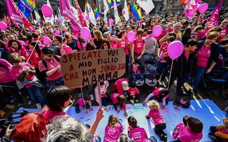 Thousands Protest in Milan Against Rollback of Rights of LGBTQ+ Parents