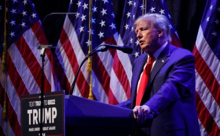 Trump loyalists flock to Waco for election rally overshadowed by legal threats