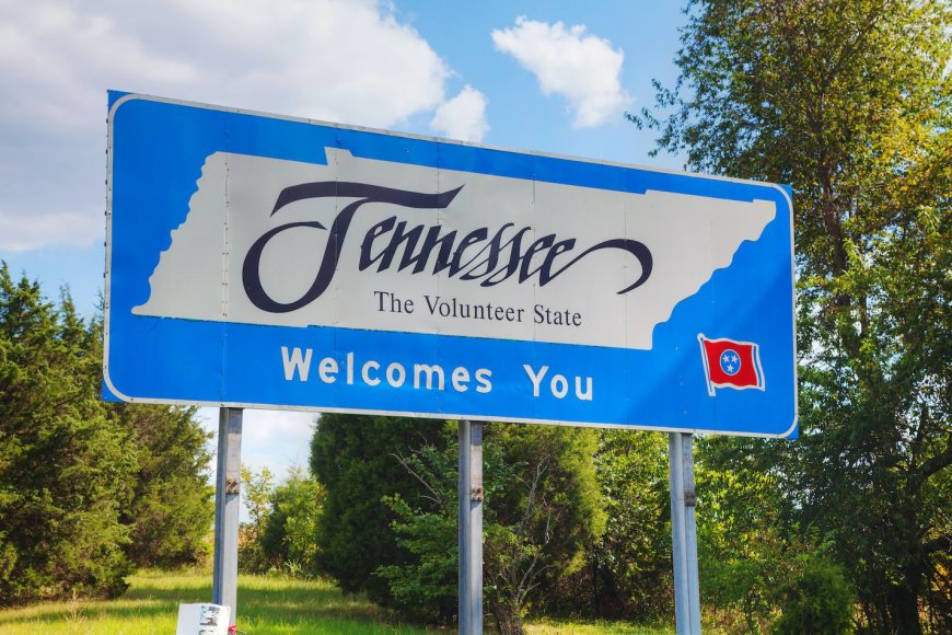 Tennessee governor signs bill limiting drag shows
