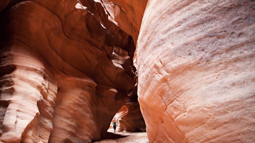 2 Hikers Dead, 1 Rescued After Flash Flood in Popular Utah Slot Canyon