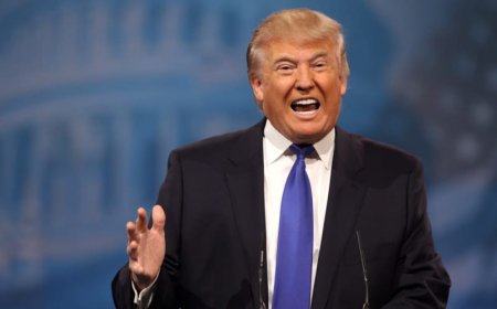 Trump hugs convicted Jan. 6 rioter who called for executing members of Congress: report