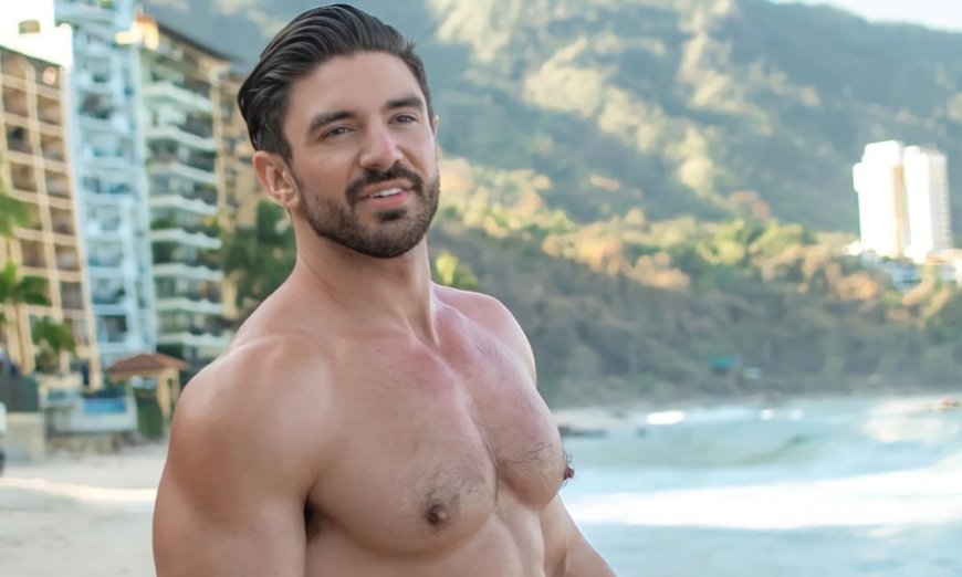 Steve Grand Turns Heads with Revealing Selfie Promoting Grand Axis Underwear