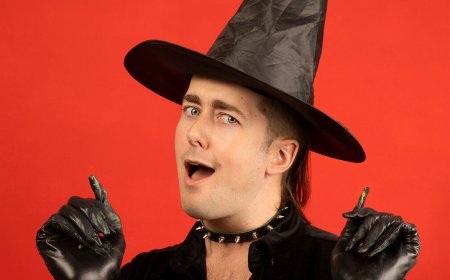 Tim Murray spills the (green) tea on his upcoming ‘WITCHES!’ debut at Edinburgh