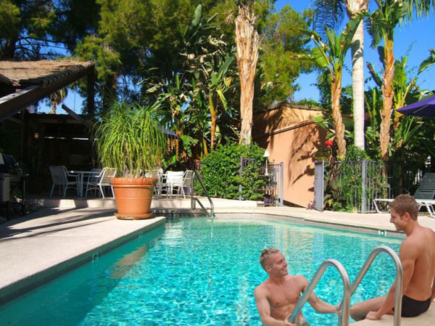 Triangle Inn – Palm Springs Gay Resort