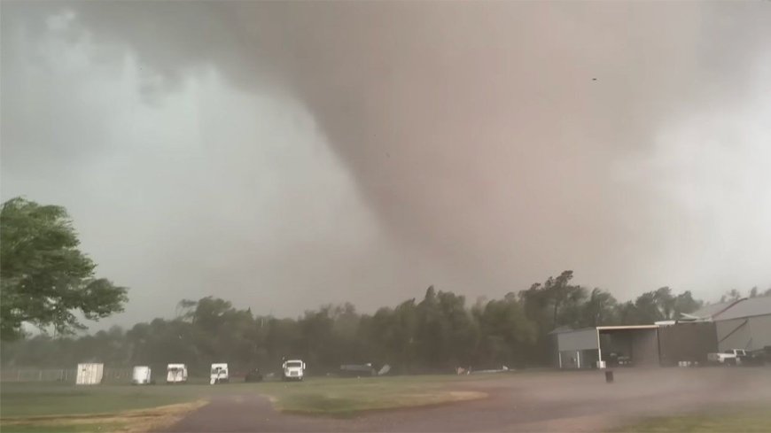 Terrifying Video of Deadly Tornado in Oklahoma