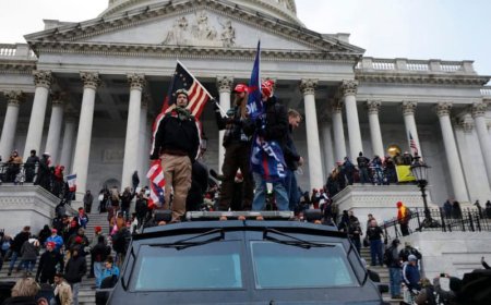 Jan. 6 rioter left phone charging inside U.S. Capitol office – and sent cops in to get it for him: FBI