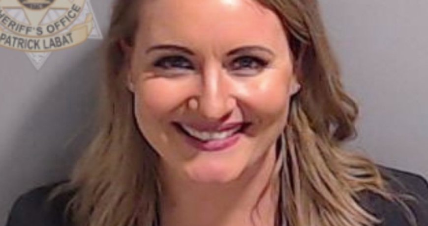 People have a lot to say about that smiling mugshot of Trumper Jenna Ellis