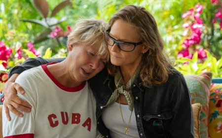 First Look: Diana Nyad’s Epic Quest Takes Center Stage in ‘NYAD’