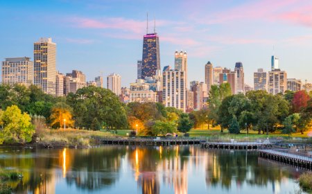 This Chicago hotel is a legendary launch pad for downtown fun