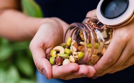 Why Are Nuts the Healthy On-The-Go Food? Let Us Count the Ways.