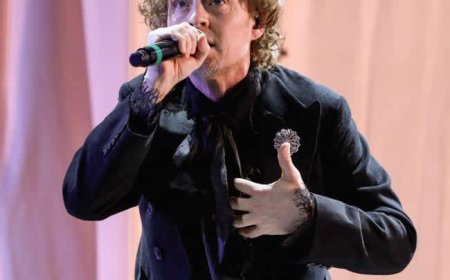 Savage Garden’s Darren Hayes files for divorce from husband of 17 years