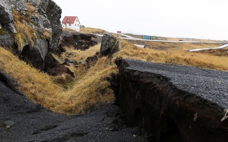 Volcanic Fears as River of Magma Cuts Fissure Through Icelandic City