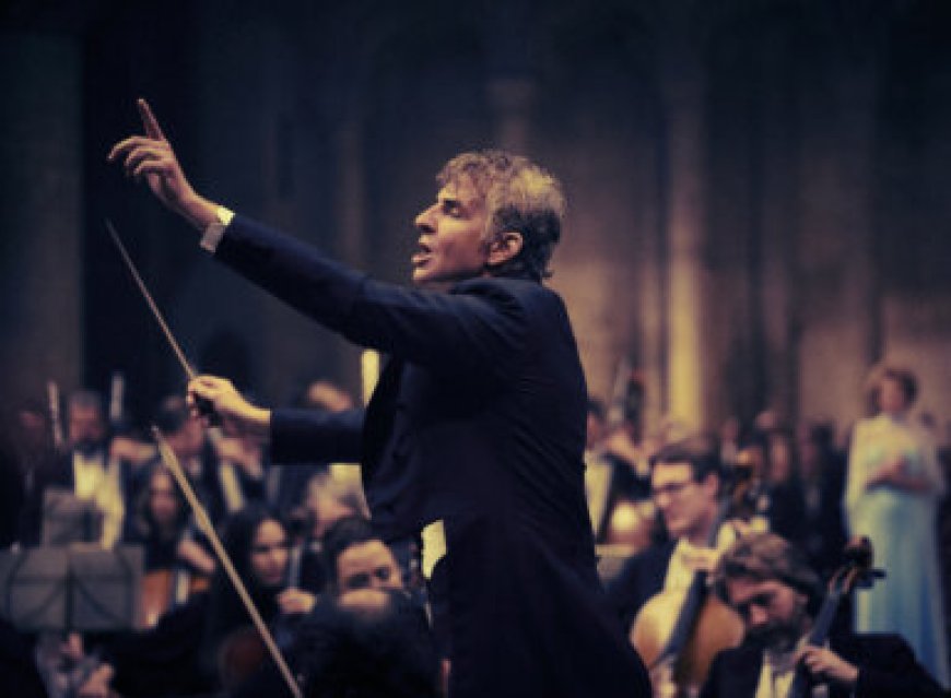 ‘Maestro’: Leonard Bernstein biopic struggles to keep the symphony going