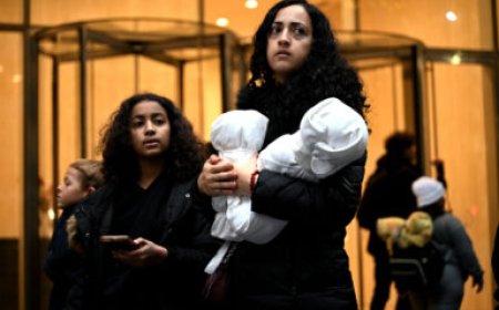 Jewish LGBTQ activists silently mourn civilian deaths in Gaza