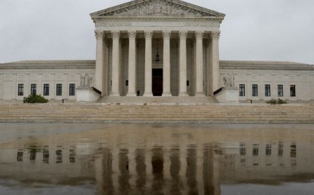 US Supreme Court sidesteps fight over transgender student bathroom access