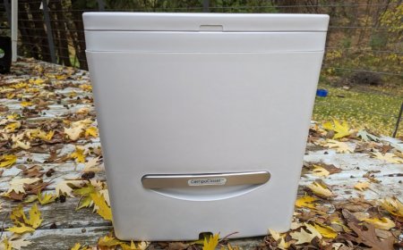 The Compo Closet Cuddy Composting Toilet