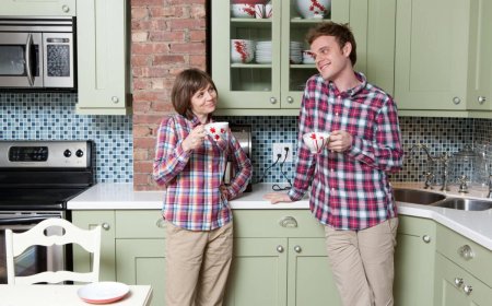 50 Valentine’s Day Gifts — and 10 Therapist-Approved Strategies to Keep Love Alive