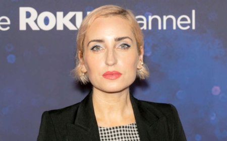 Zoe Lister-Jones Comes Out as Queer at Film Awards