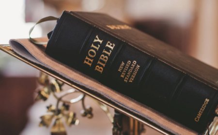 Christian Site Backs “Millstones” Outside LGBTQ Venues