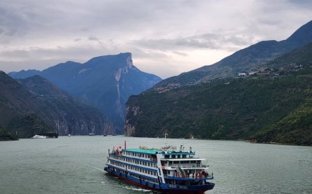 Cruising the serene beauty of the Yangtze River and 3 Gorges China