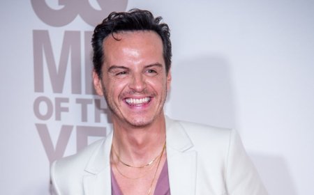 Andrew Scott Says Being Gay is “The Greatest Joy of My Life.”