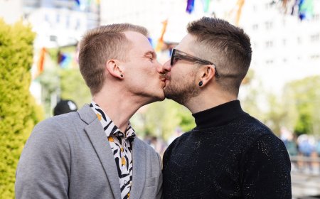 Seattle just recruited 56 queer couples to set a world record and make LGBTQ+ history