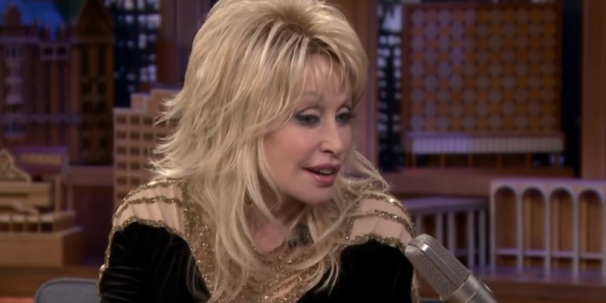 Federalist Writer Sorry For Attack On Dolly Parton