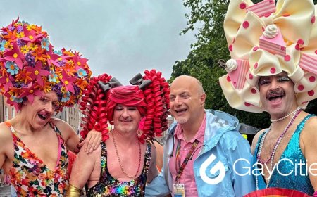 [PHOTOS] Dublin Pride featured umbrellas and fantastic outfits