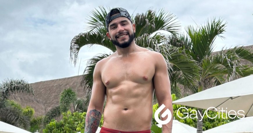 Underwear model Miguel Ángel knows where to have a good time in Medellín