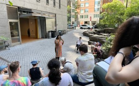 Poets House hosts a Queer Joy Poetry Picnic in Lower Manhattan