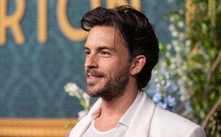 First-Look at Jonathan Bailey in ‘Jurassic World Rebirth’