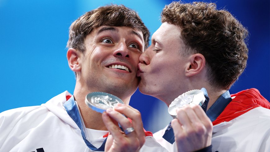 19 sexiest moments from the 2024 Paris Olympic Games that have us SWEATING (so far)