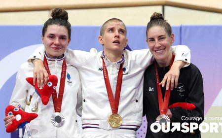 Out gay cyclist kisses partner after winning gold at Paralympics and then nearly faints on podium