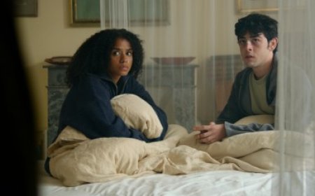 ‘Endless Summer Syndrome’ takes a provocative look at a family that loves each other too literally