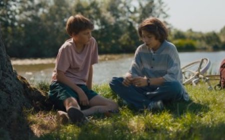 ‘Young Hearts’ brings emotional authenticity to a queer coming-of-age story