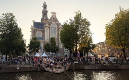 Pink Point & Homomonument: LGBTQ+ history and Pride in Amsterdam