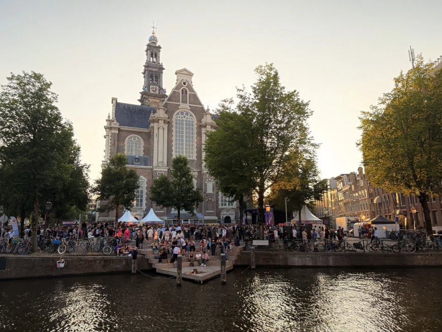 Pink Point & Homomonument: LGBTQ+ history and Pride in Amsterdam