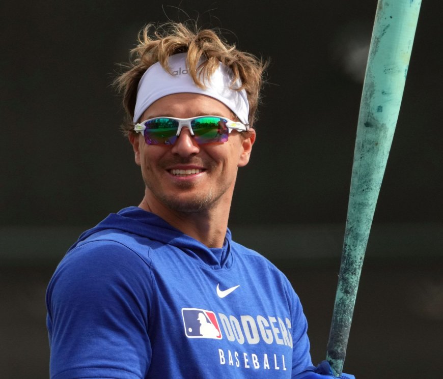 L.A. Dodgers player goes viral for obsessive sucking in the dugout