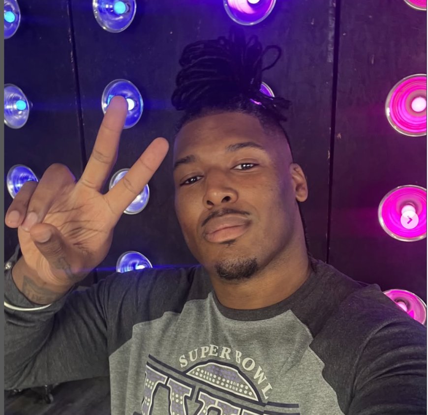 NFL player R.K. Russell says we can end bi erasure once & for all by invoking… sports?!