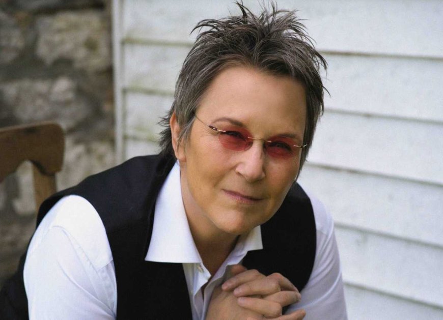 Mary Gauthier and Art of The Song at People’s Pub in Bayport