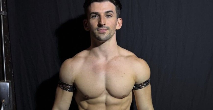 Out wrestler Hunter Gallagher goes viral for the best of reasons