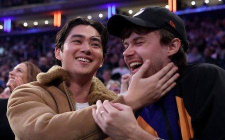 ‘The Summer I Turned Pretty’ Stars Sean Kaufman and Christopher Briney Kissed on The Jumbotron at a Knicks Game