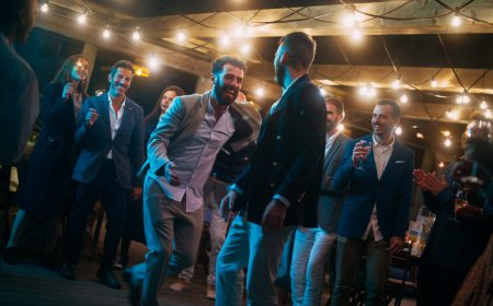 The hot new gay travel trend? “Friendsmas” in Las Vegas