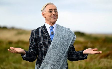 Alan Cumming on Forging His Own Path and Why ‘The Traitors’ Queer Aesthetic Resonates