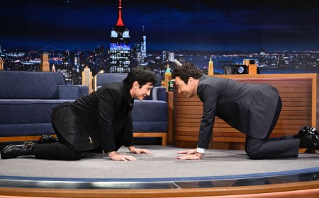 Hudson Williams Turns ‘The Tonight Show’ Into a Locker Room Stretch Session