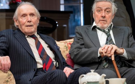I’m Sorry, Prime Minister brings classic TV series Yes, Minister to the West End stage – review